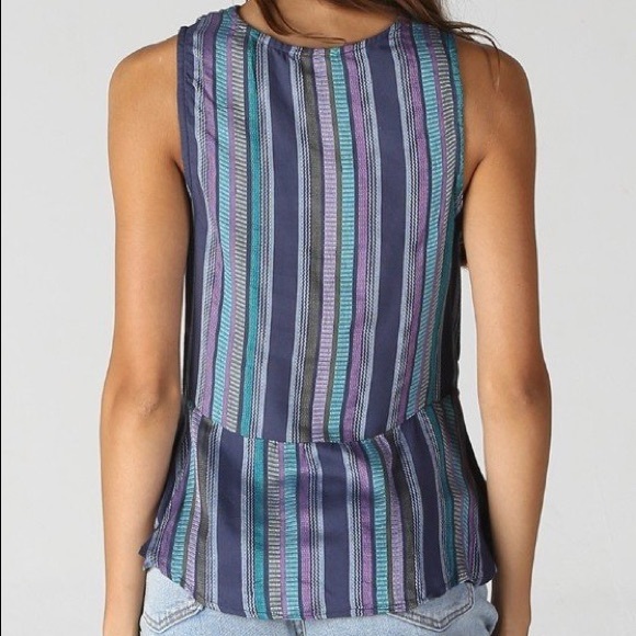 COLORFUL TWIST FRONT PEPLUM TOP - Picture 2 of 8